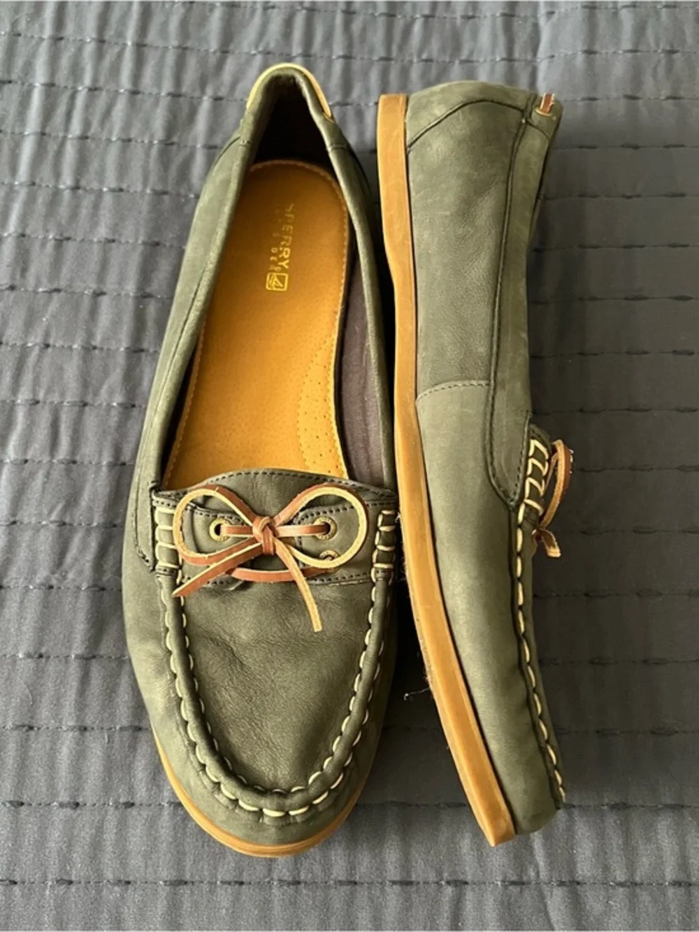 Sperry blue leather women’s boat shoes size 11M